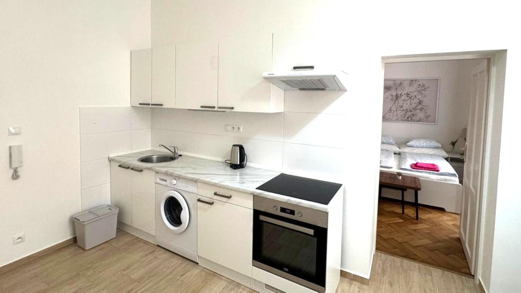 Side Street Apartments Prague Exterior photo